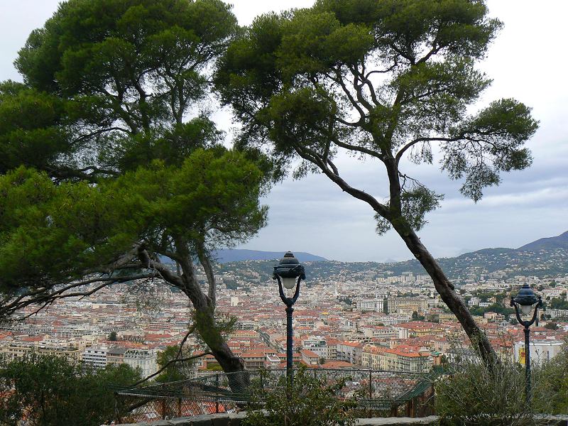 Über den Dächern von Nizza